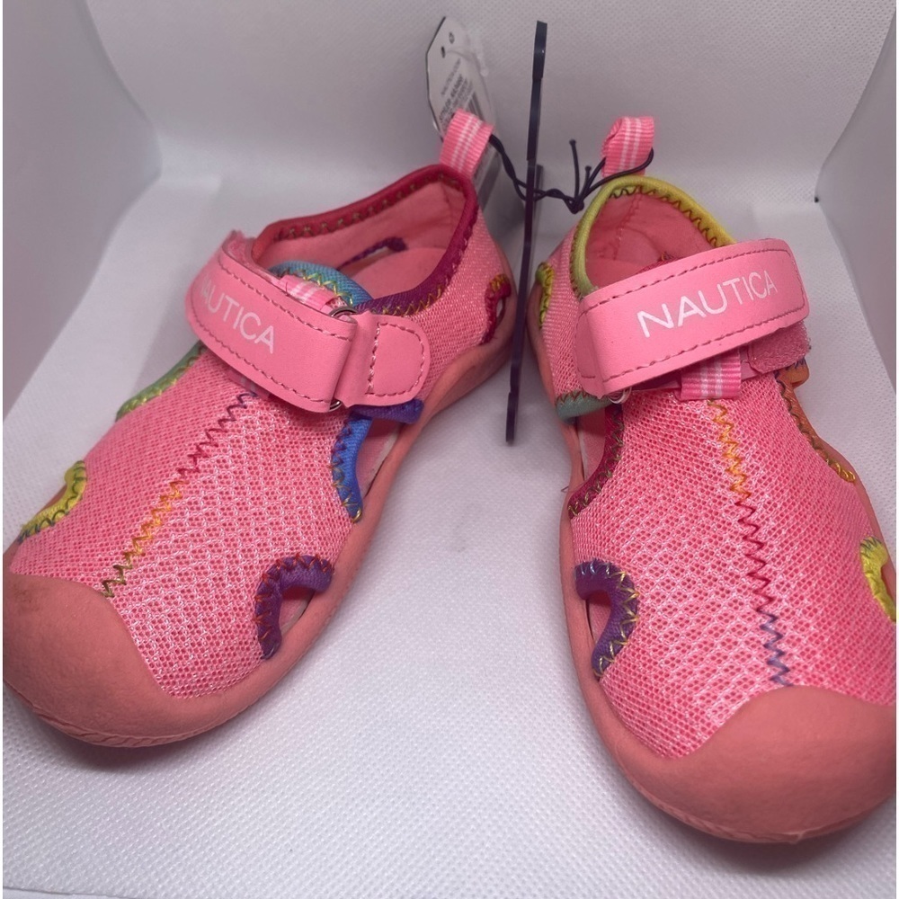 Nautica girl water sandals size 7 NWT
Will ship same business Day